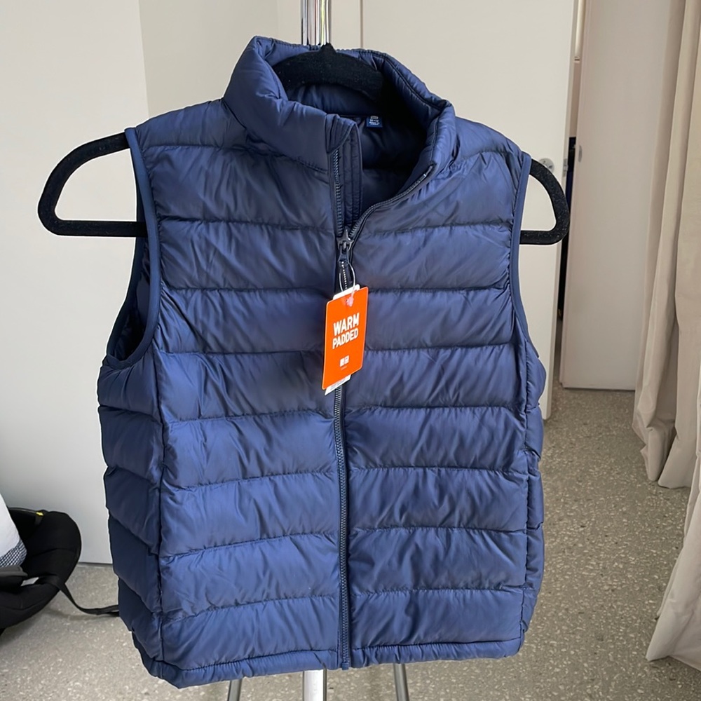 Uniqlo boys vest navy, size 11-12